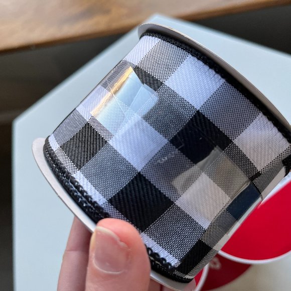 Wired Christmas -‎ Holiday Fabric Ribbon Rolls – 1 Jumbo and 4 Standard (New) - Picture 3 of 10